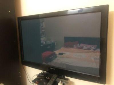 AED 250, Panasonic TV For Sale