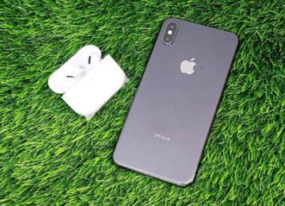 IPHONE XSMAX 256 WITH AIRPODS
