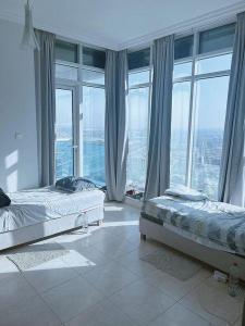 Very Spacious Master Bedroom