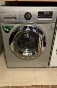 Lg 8kg washer and 4kg dryer 2in1