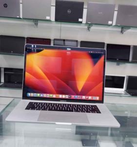 APPLE MACBOOK PRO 2017
