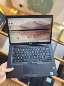 Dell Latitude 7490 |