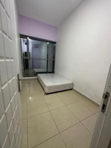 Single &couple;partition available