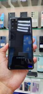 SAMSUNG S20 PLUS -