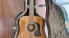 Washburn acoustic Guitar + case + capo