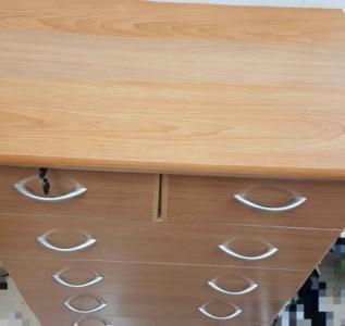 6 drawers table good condition available